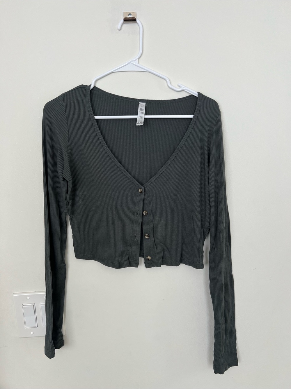 ALO Ribbed Cropped Whisper Cardigan